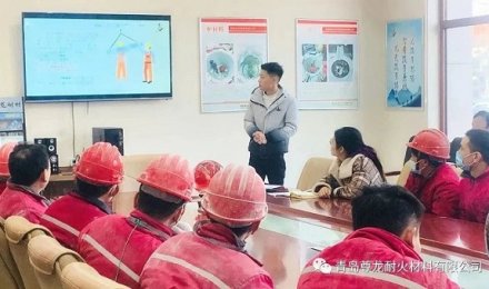 落實(shí)安全責(zé)任，推動(dòng)安全生產(chǎn)